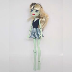 Mattel Monster High Classroom Home Ick Frankie Stein 10.5-Inch Doll First Wave